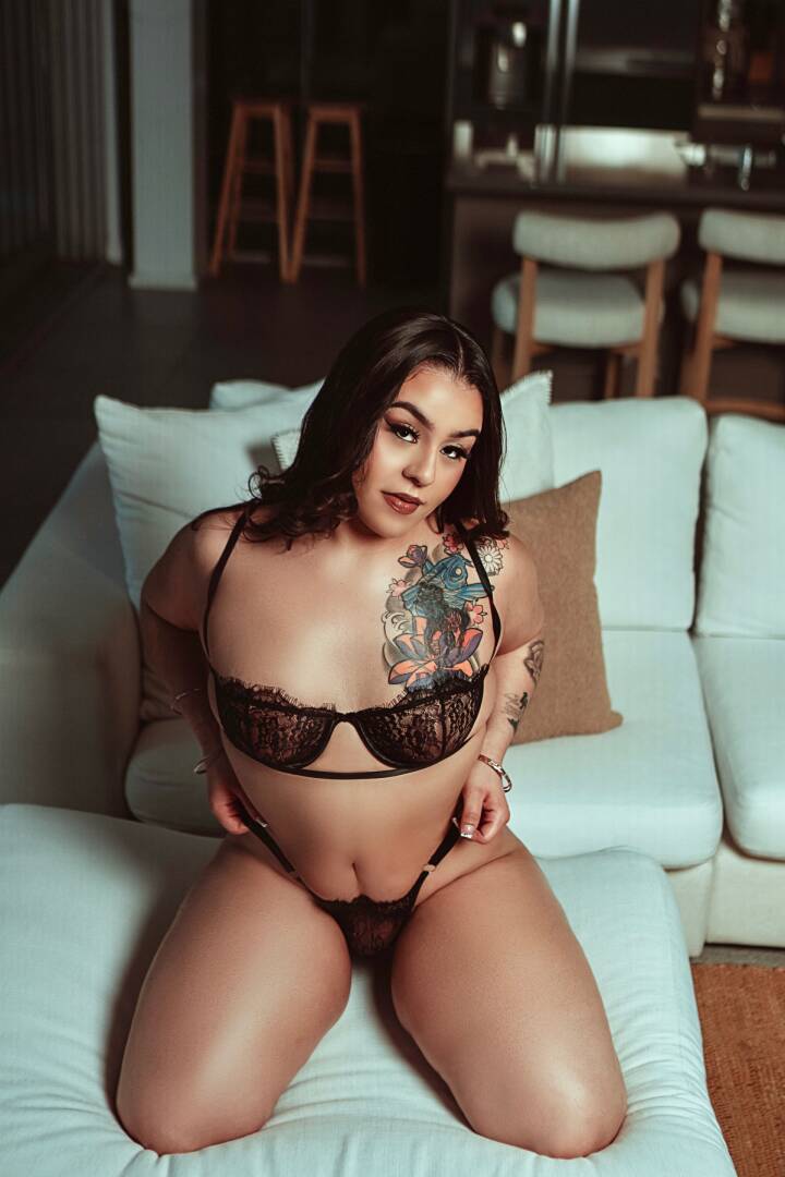 Aston - Independent Female Las Vegas Escort