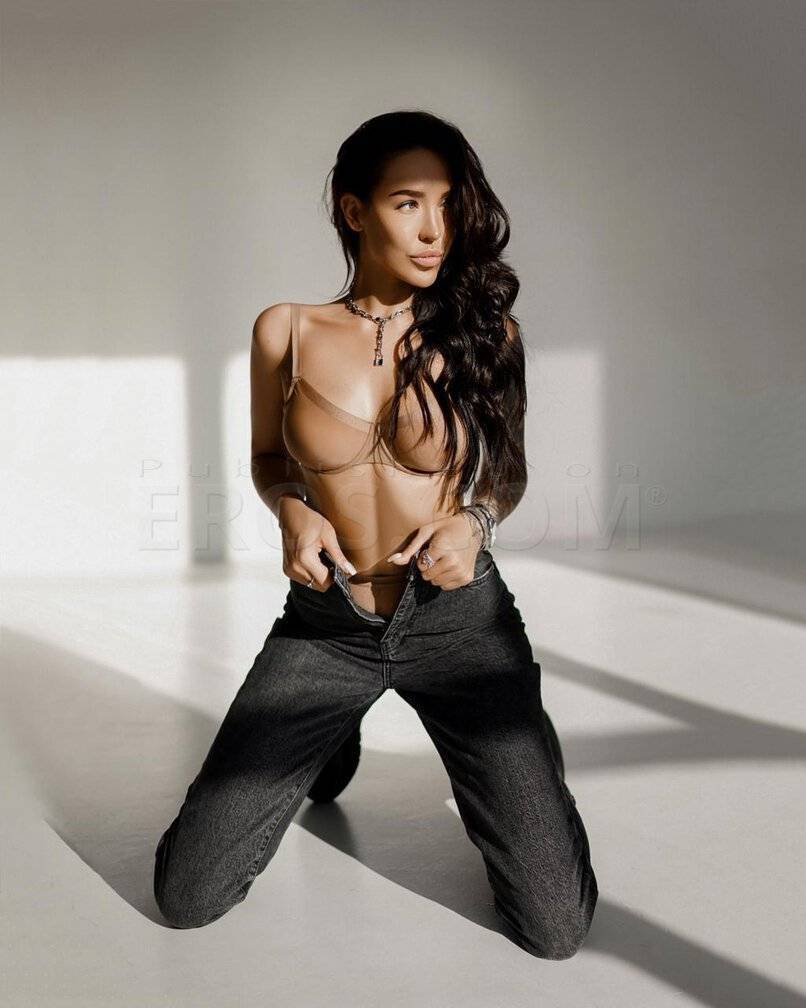 Sonya - Independent Female Los Angeles Escort