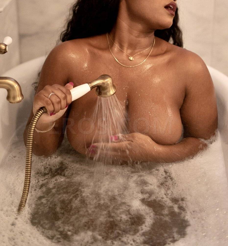 Canadian Luna Winter - Independent Female San Francisco Escort