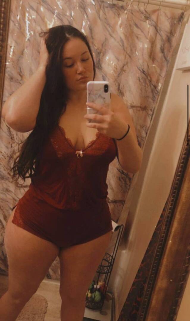 Mia - Independent Female Chicago Escort