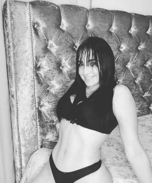 Honeycaramel - Independent Female Long Island Escort