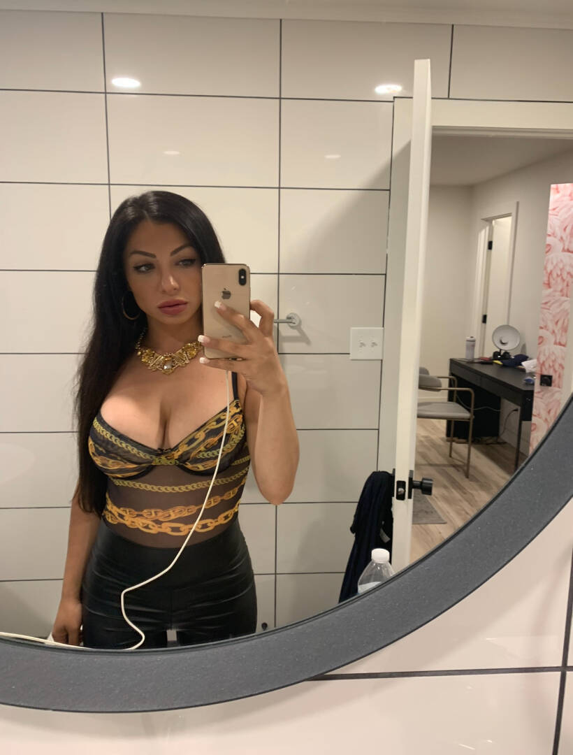 Mila - Independent Female New York Escort