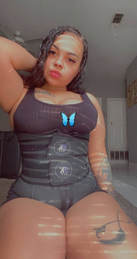 Amber - Independent Female Houston Escort