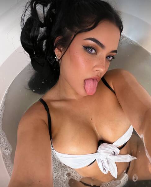 Escorts latina