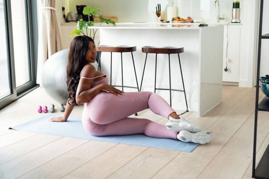 Escorts British Darcy Sloane