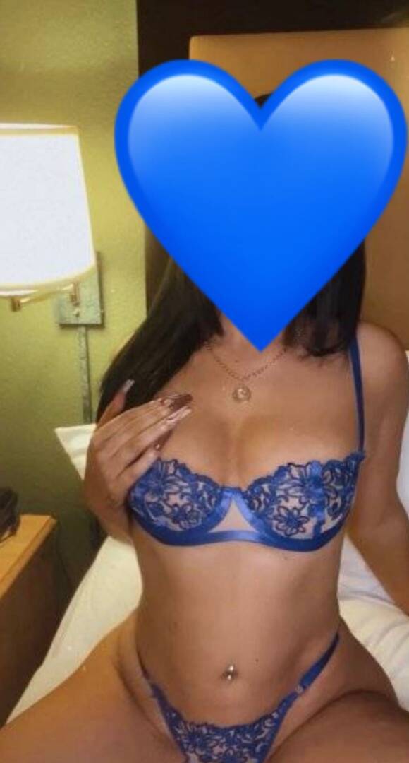 Bella - Independent Female Houston Escort
