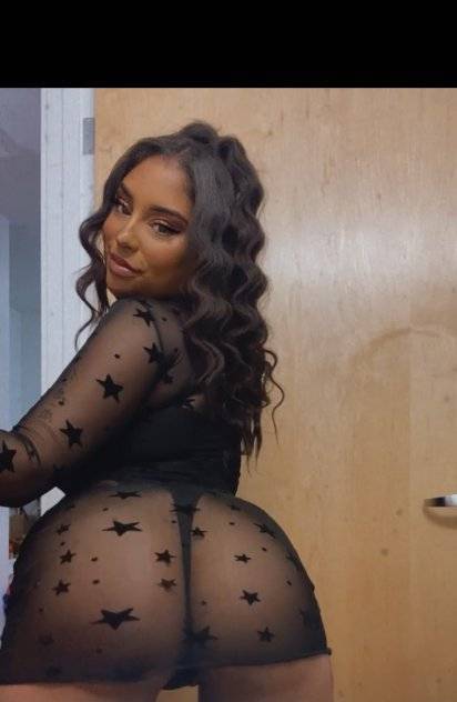 Mika - Independent Female Portland Escort