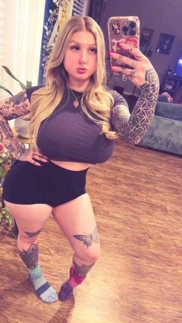 Crystal - Independent Female Toronto Escort