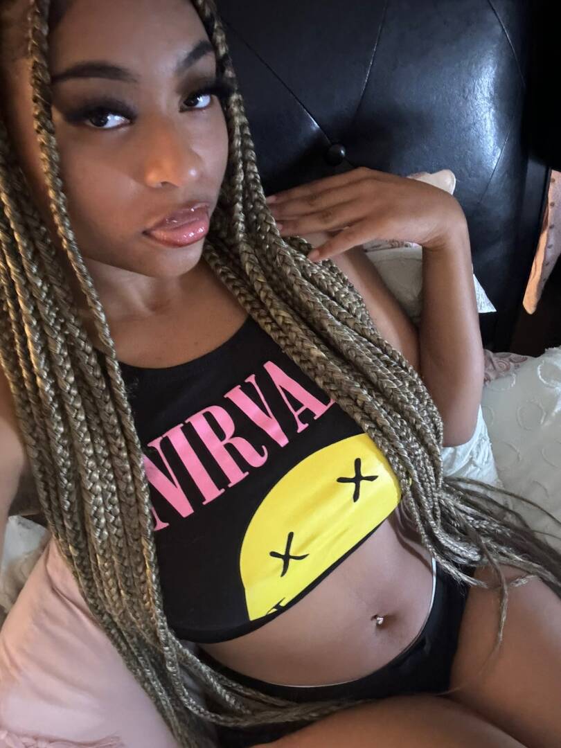 Simone - Independent Female Houston Escort