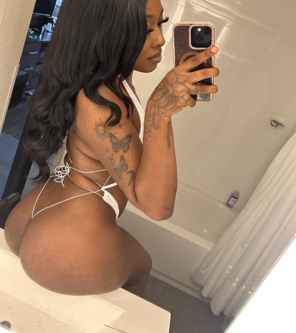 sky - Independent Female Las Vegas Escort