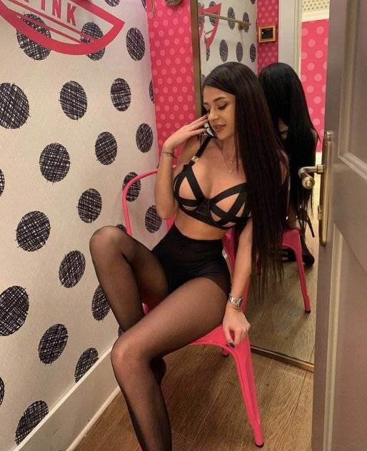 Elena - Independent Female Los Angeles Escort