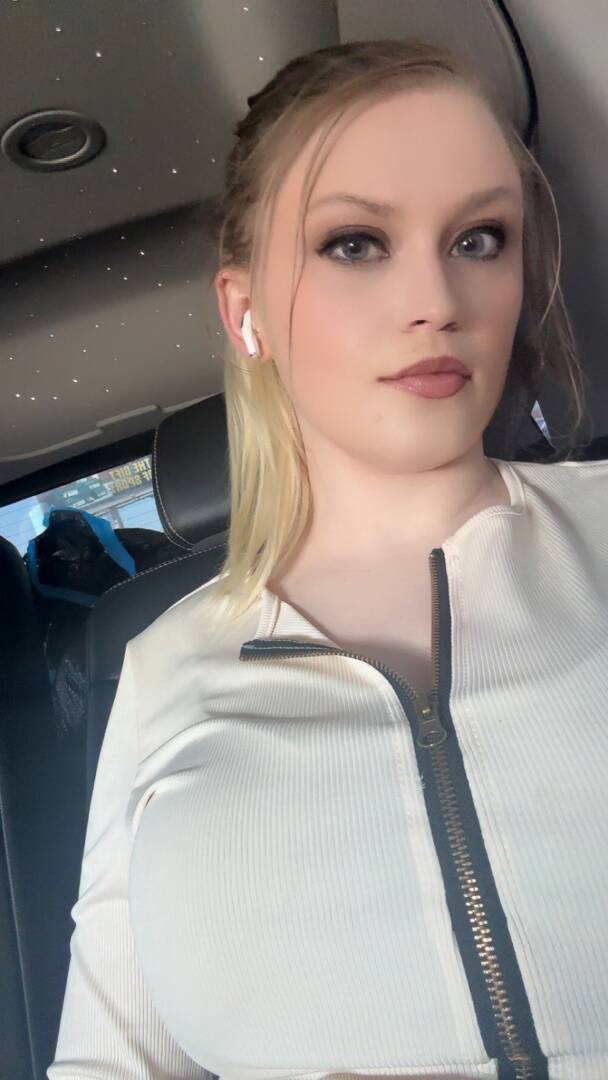Sky - Independent Female Austin Escort