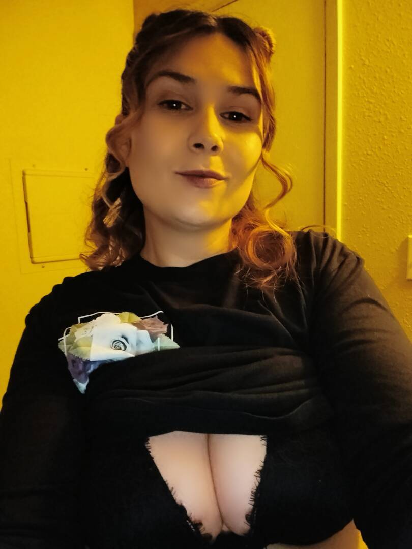 Daisy - Independent Female Fresno Escort