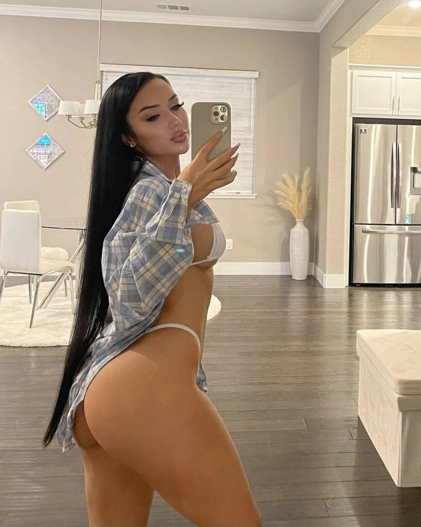 Chanel - Independent Female New Orleans Escort