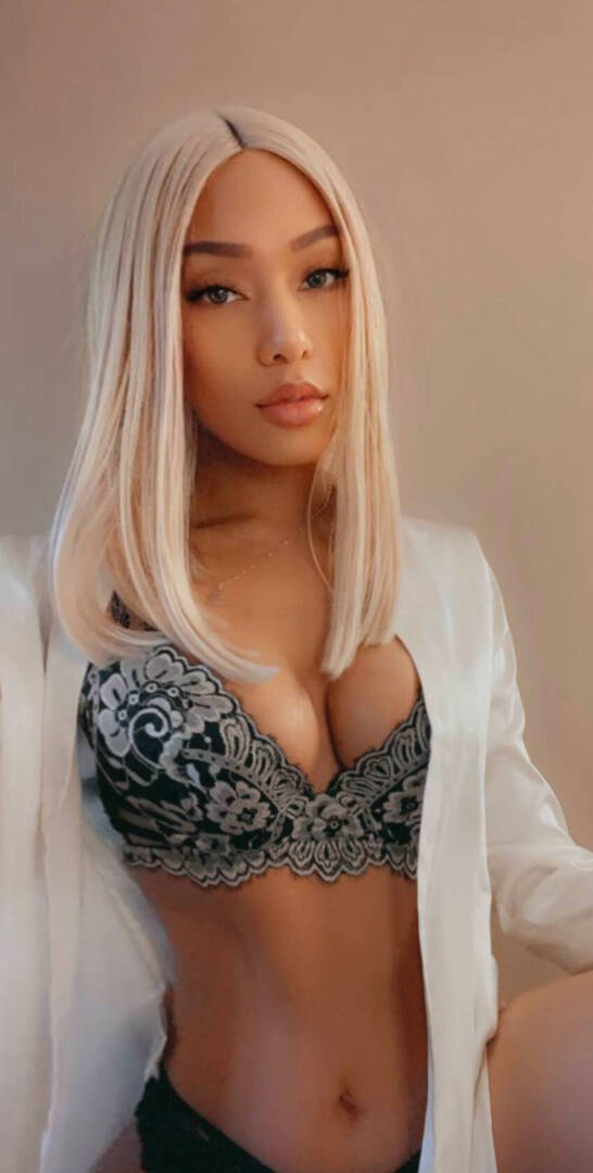 Sky - Independent Female Scottsdale Escort