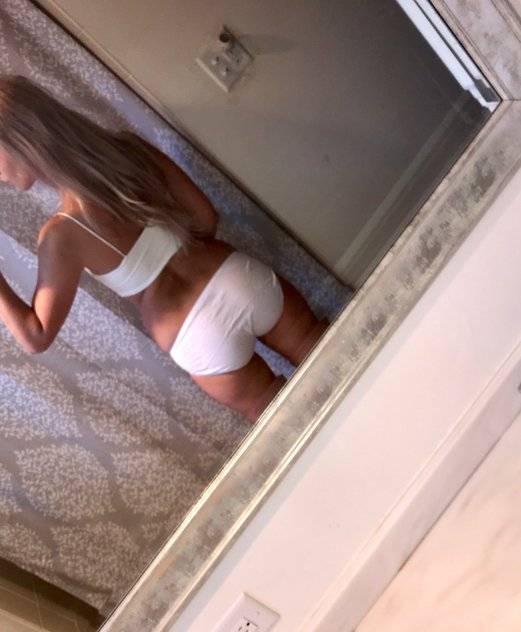 Dawn - Independent Female Chicago Escort