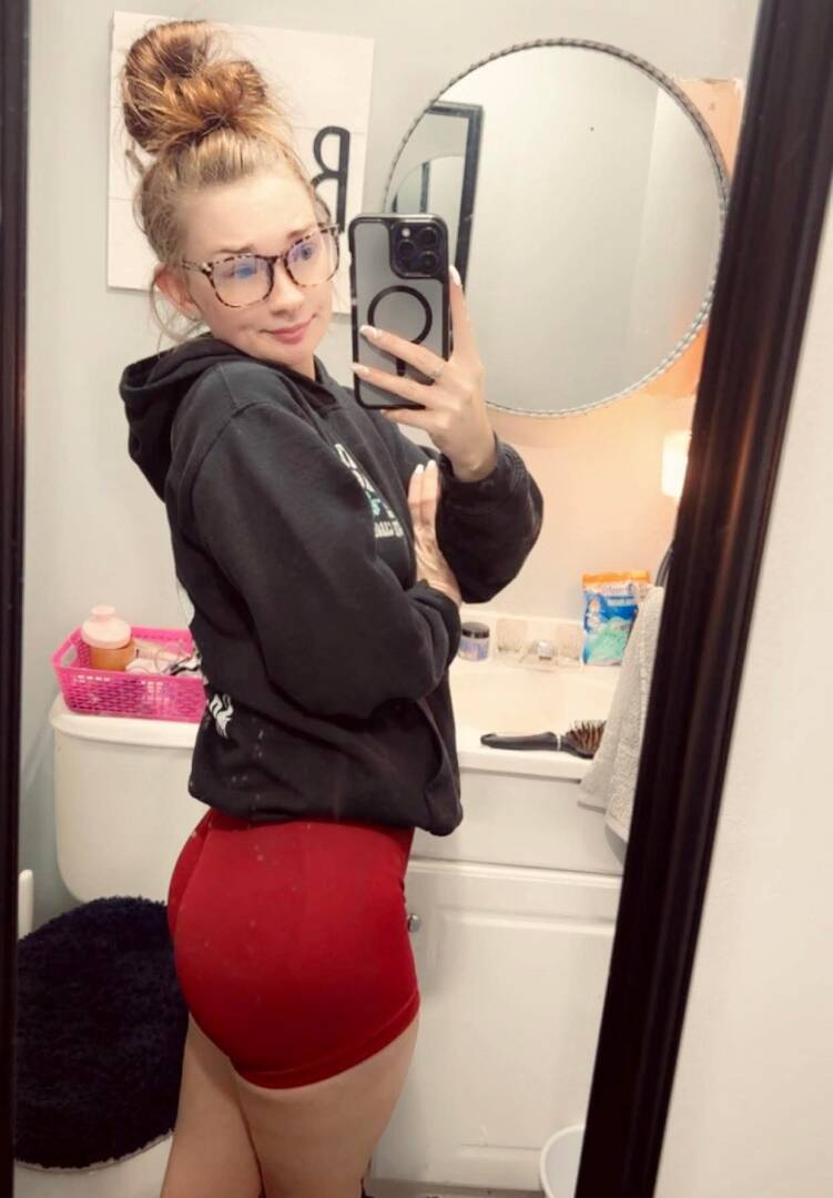 Henna - Independent Female Oakland Escort