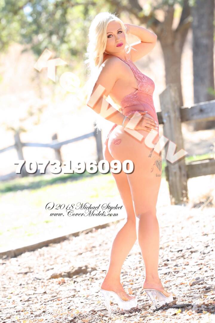 Kelly - Independent Female Santa Cruz Escort