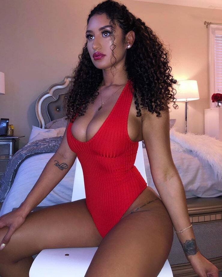 Addison - Independent Female Detroit Escort