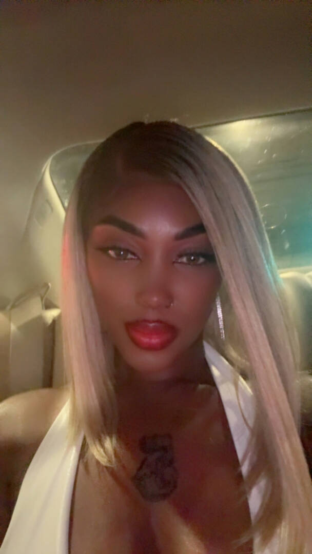 Chassidy Dimes - Independent Female Chicago Escort