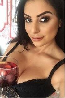 Courtney - Independent Female Chicago Escort