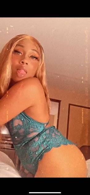 Peeaches - Independent Female New York Escort