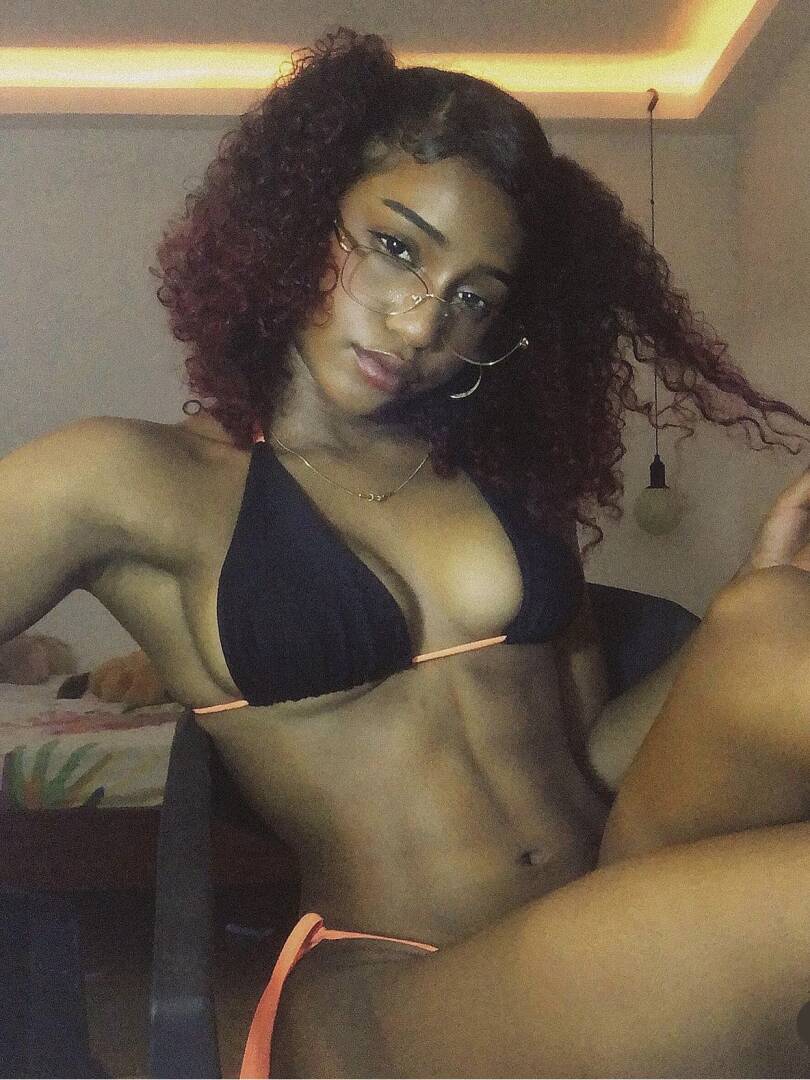 Yeni - Independent Female Anchorage Escort