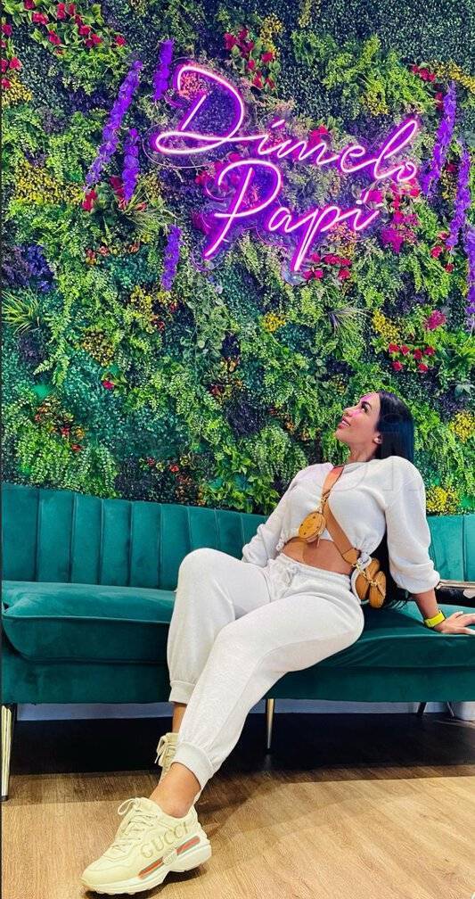 Luna - Independent Female Miami Escort