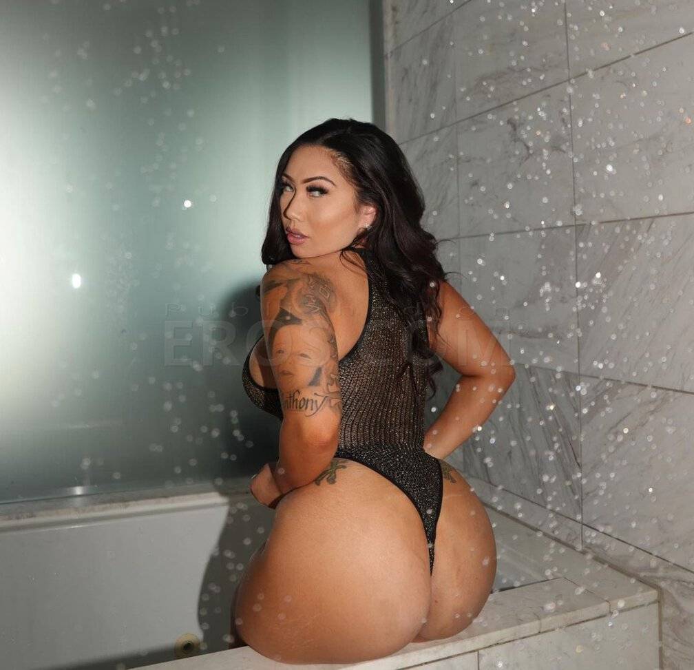 Su - Independent Female Seattle Escort