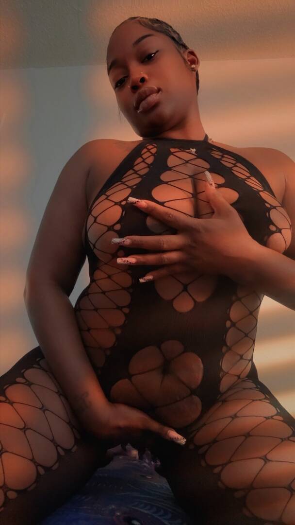Yanna - Independent Female Los Angeles Escort