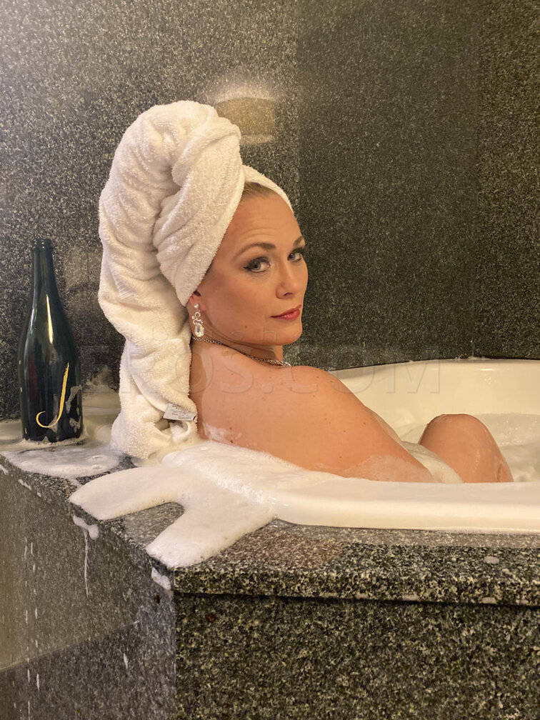 Madison Malone - Independent Female Flagstaff Escort