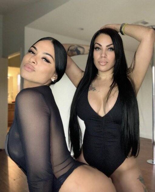 Jenny & Tiff - Independent Female Phoenix Escort