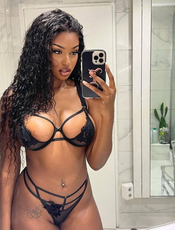 Maya - Independent Female Las Vegas Escort