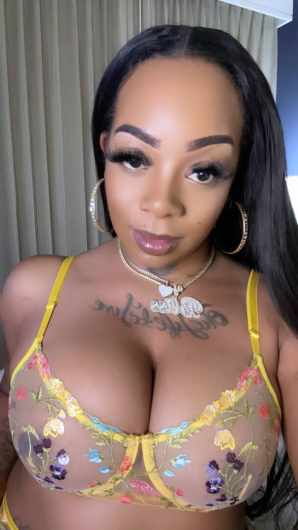 Bliss - Independent Female St. Louis Escort