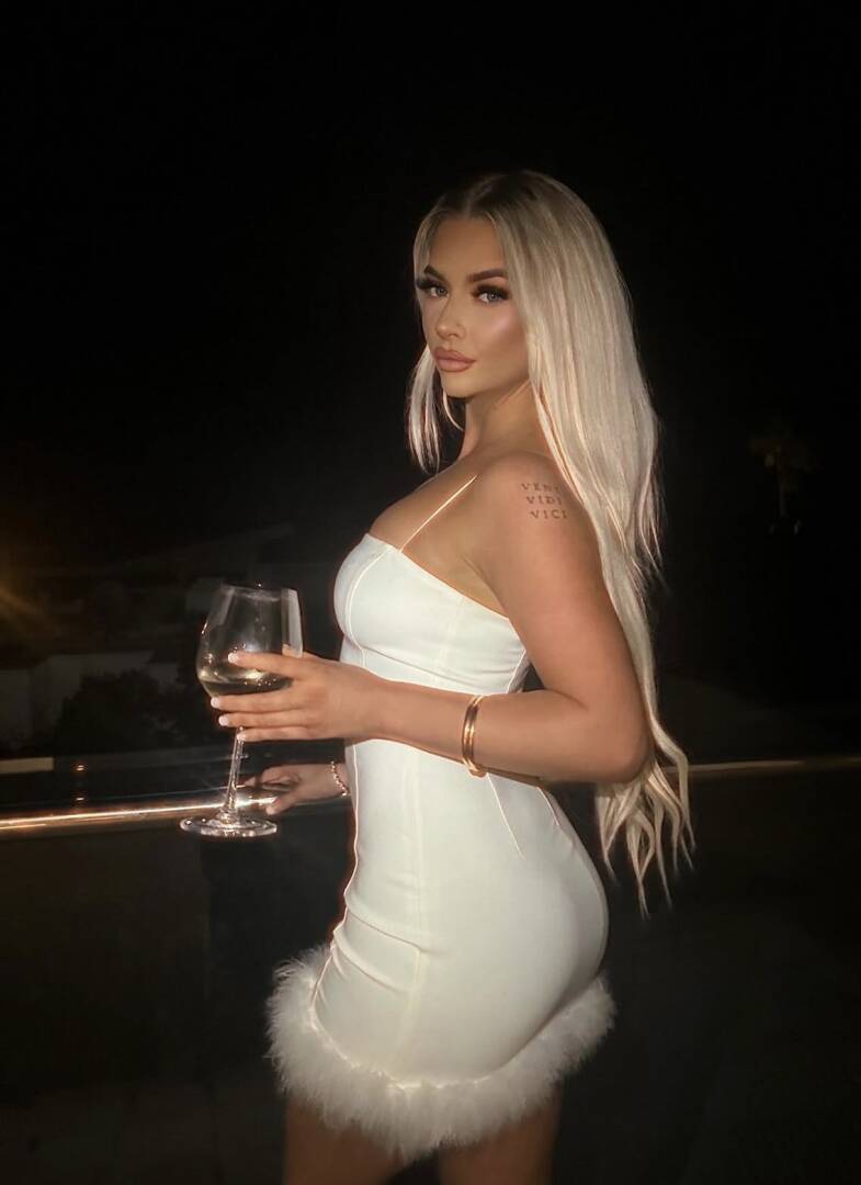 Kenzie - Independent Female Denver Escort