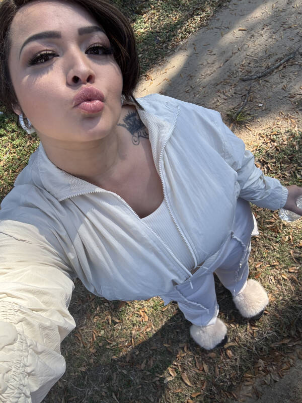 Rosalie - Independent Female Houston Escort