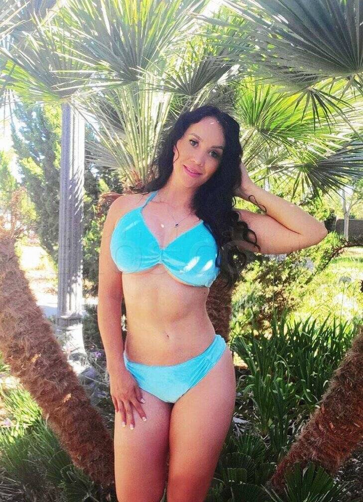 Alina - Independent Female Los Angeles Escort