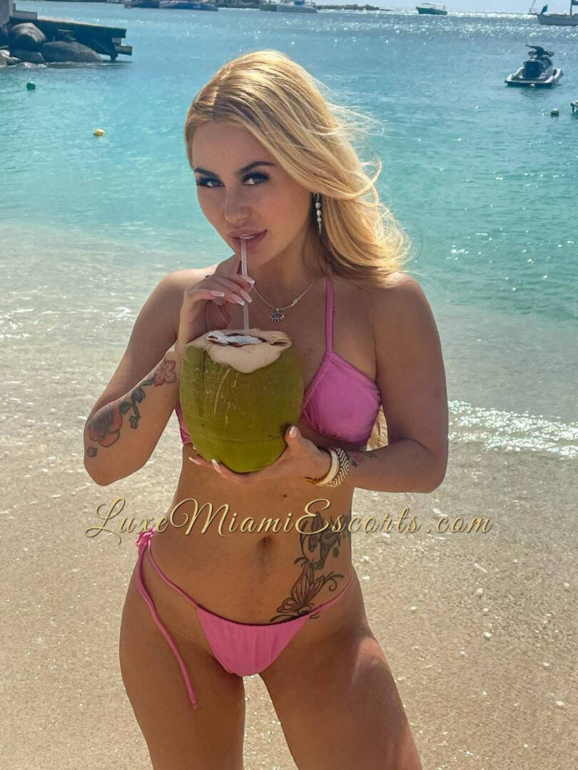 Annabelle - Independent Female Miami Escort