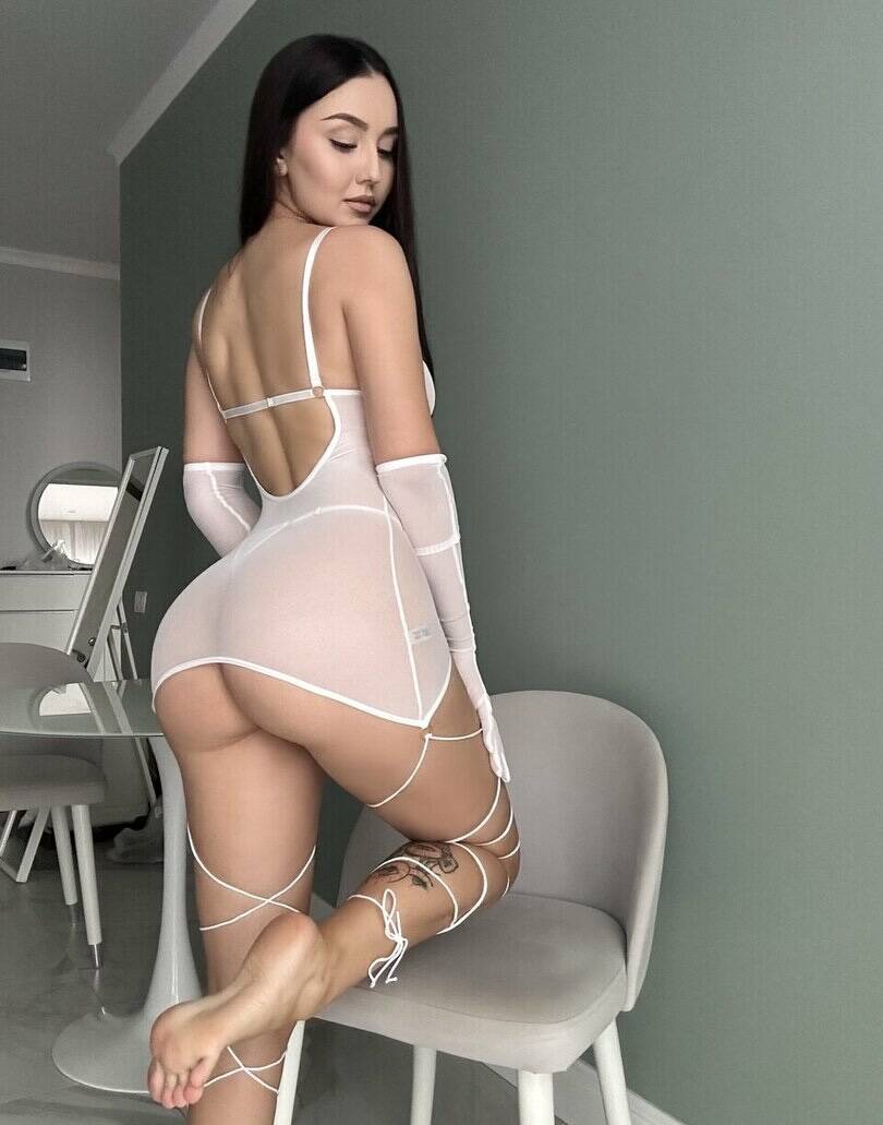 Jazmine - Independent Female Olympia Escort