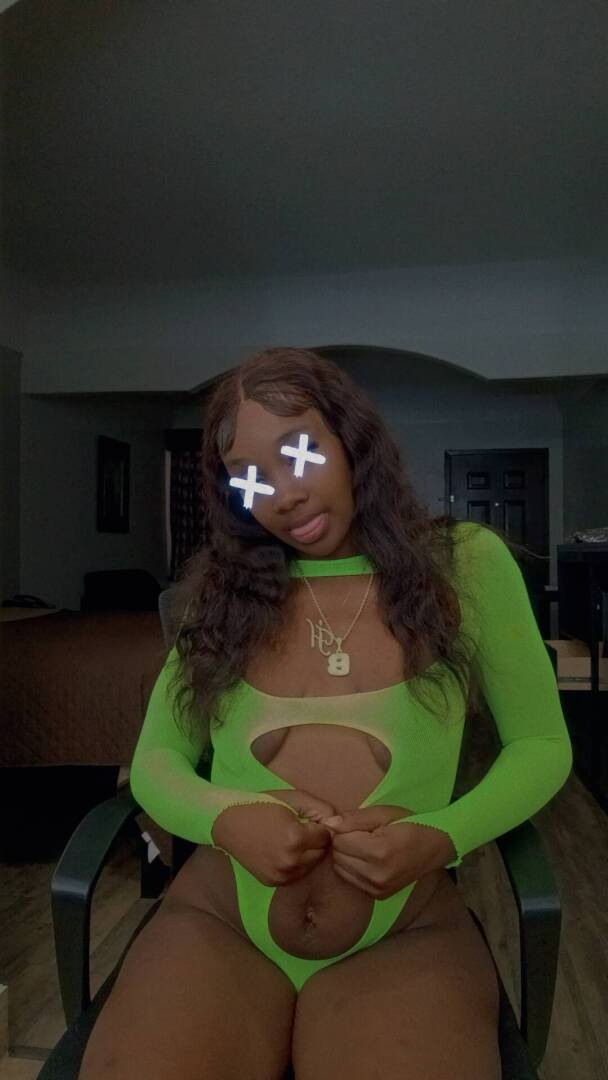 Bubbles - Independent Female Houston Escort