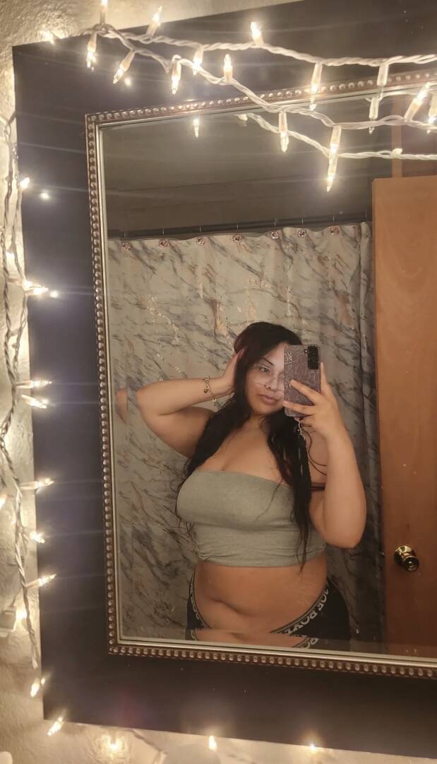 Mia - Independent Female Chicago Escort