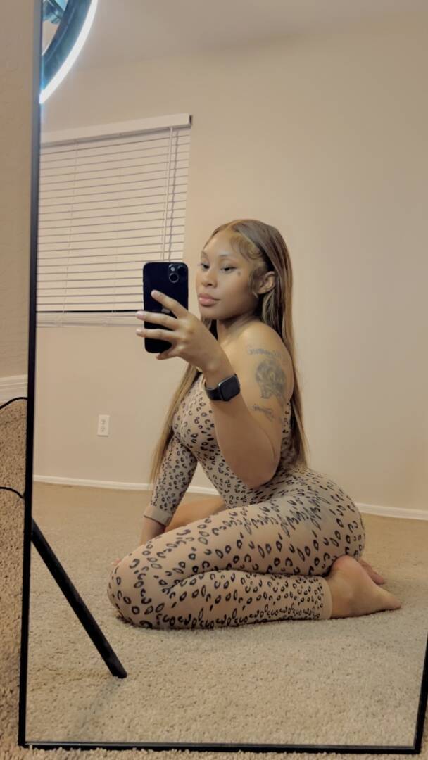 Ivy - Independent Female Phoenix Escort