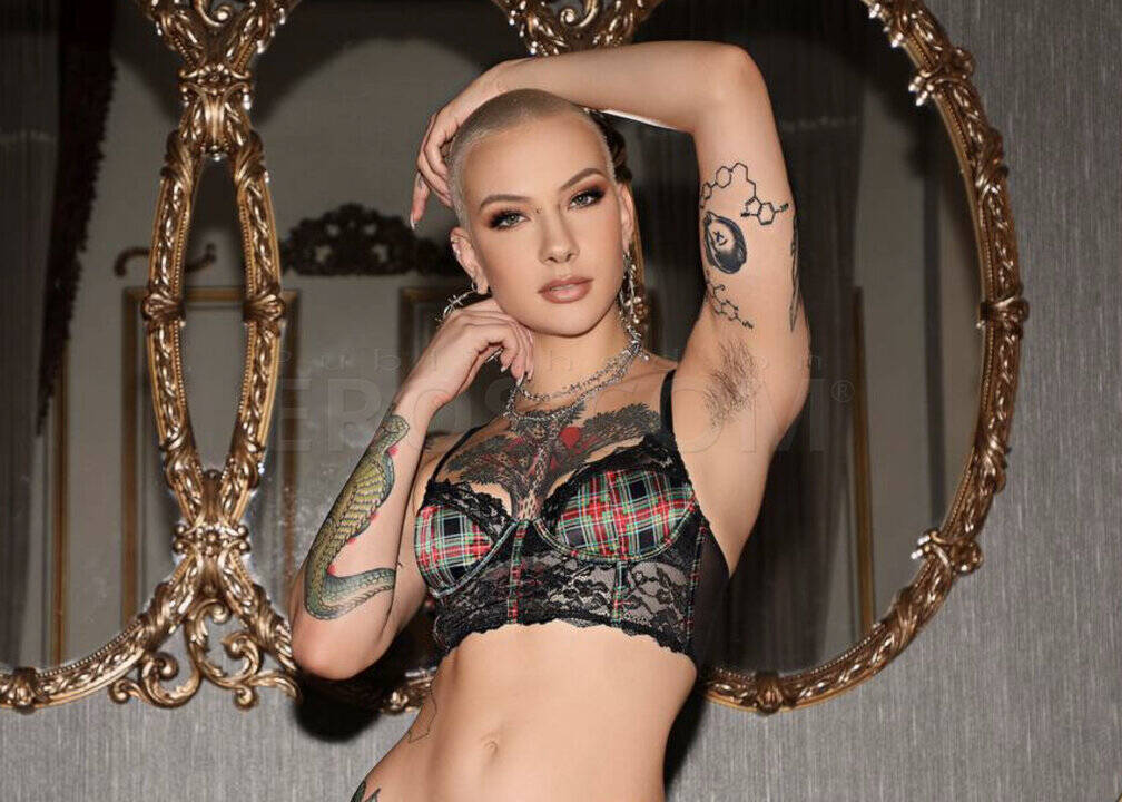 Sasha Sterling - Independent Female Los Angeles Escort