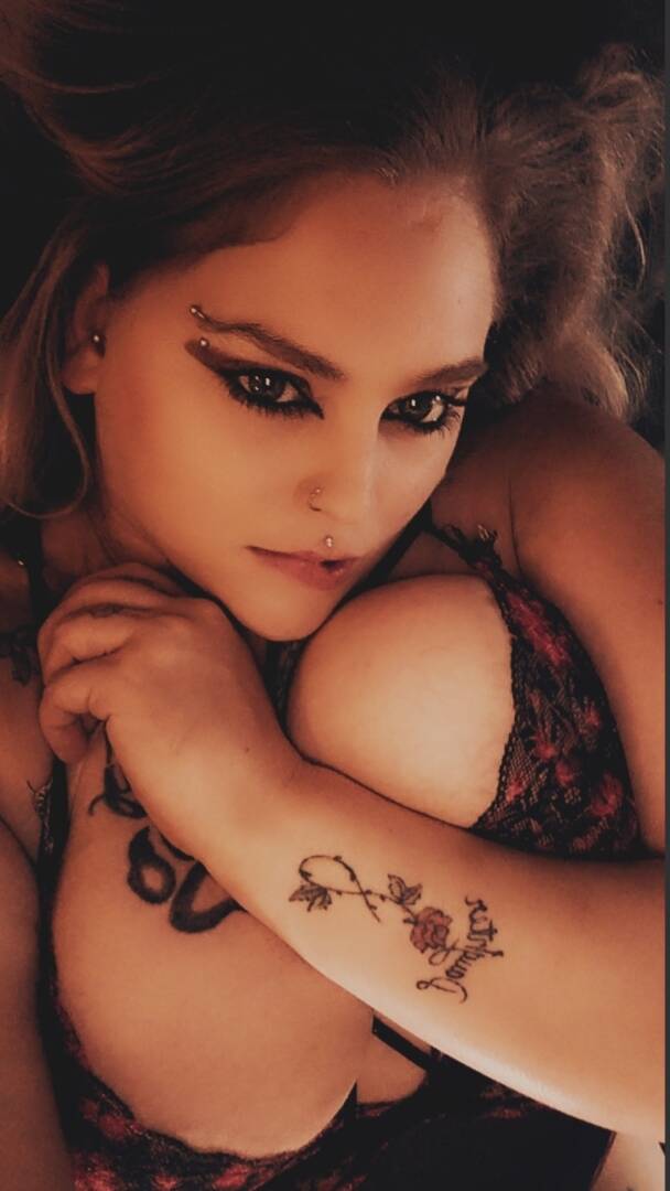 Lynn - Independent Female Tampa Escort