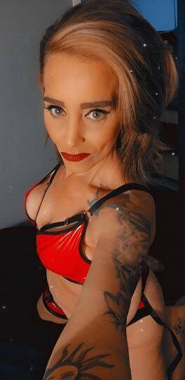 Juicy-Eleya - Independent Female Buffalo Escort