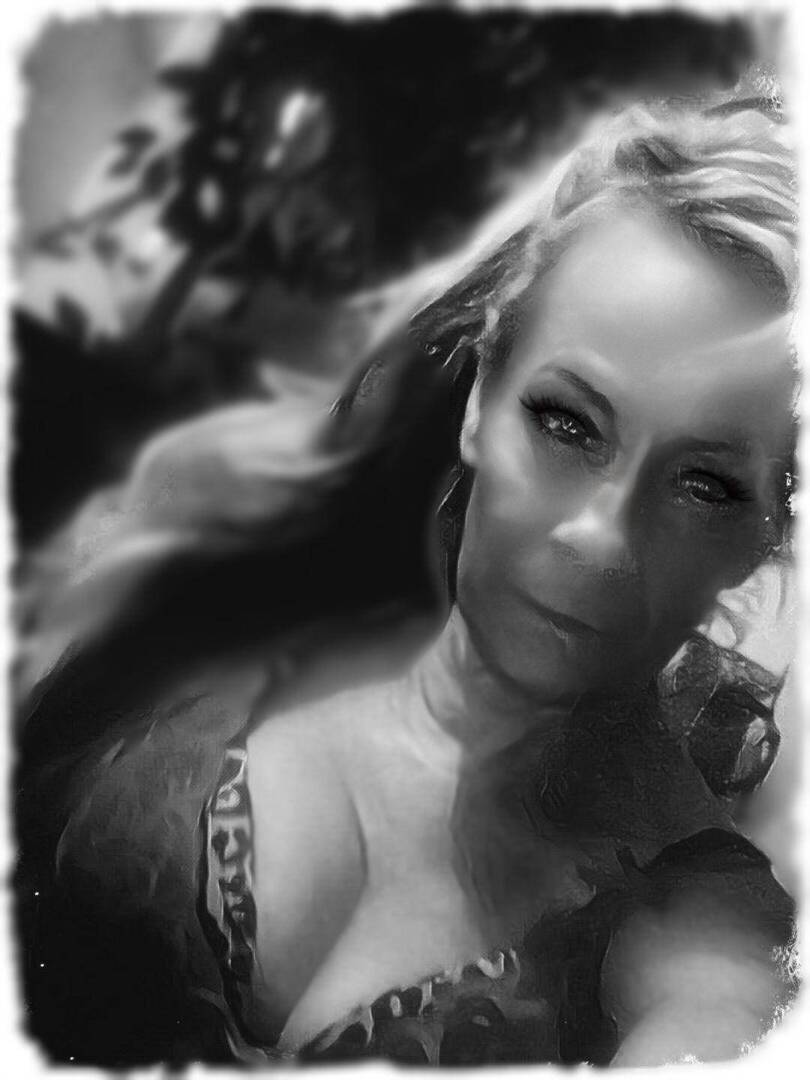 Susan - Independent Female Phoenix Escort