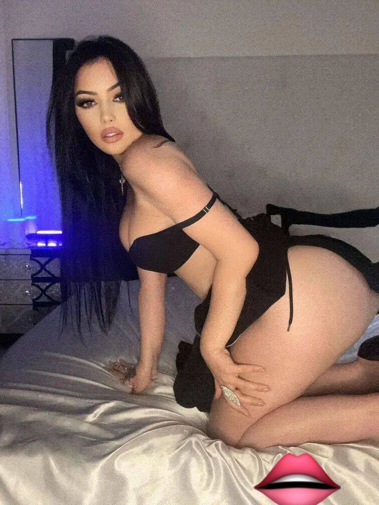 Zoie - Independent Female Mobile Escort