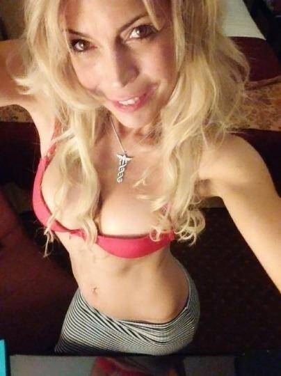 Ruby - Independent Female Memphis Escort