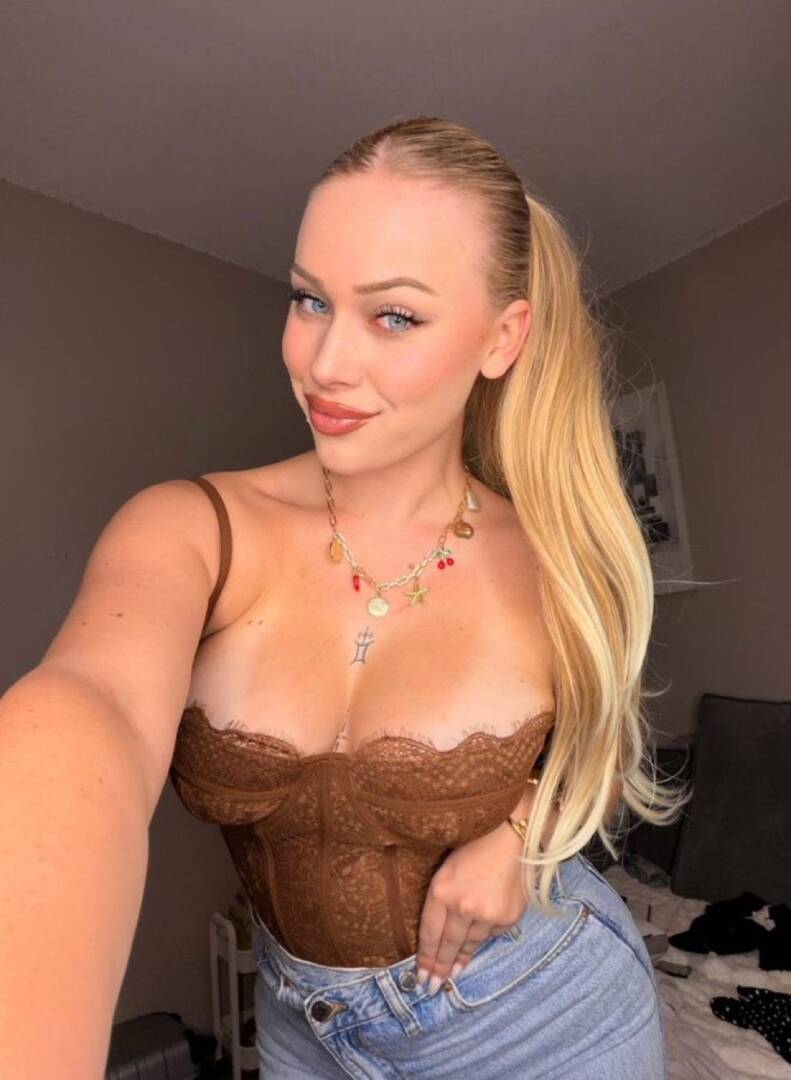 Crystal blush - Independent Female Louisville Escort