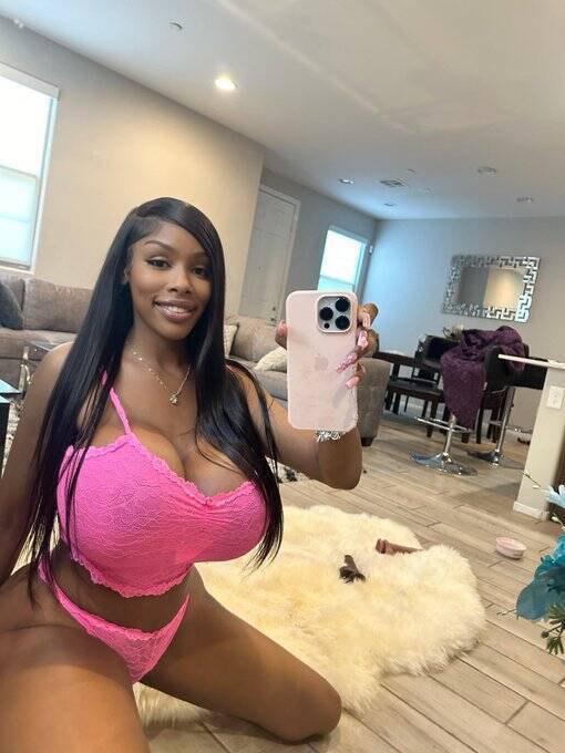 Crysblush - Independent Female San Diego Escort